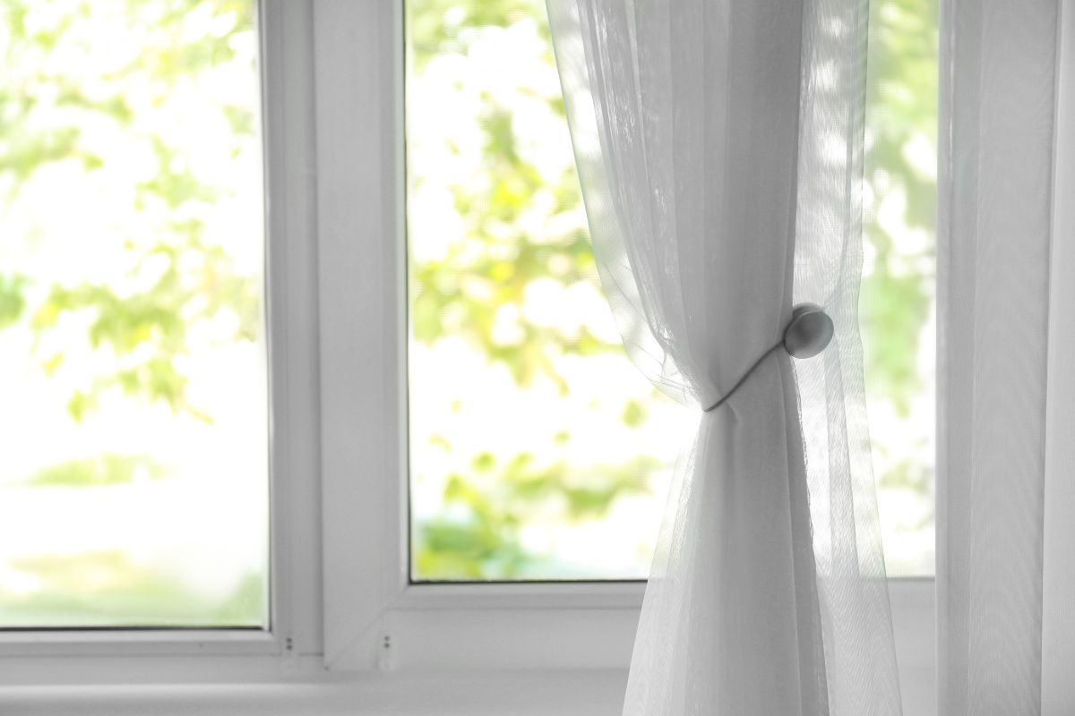 Firana na okno balkonowe nie powinna utrudniać dostępu na balkon