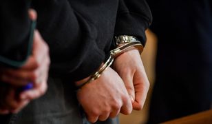 Nietypowa kradzież na stacji paliw. Uciekł z łupem przez okno toalety