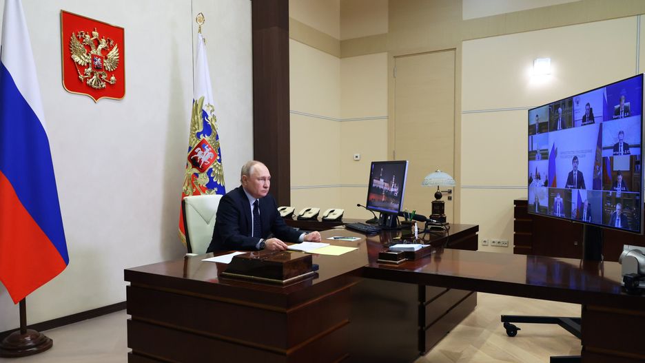 Russian President Vladimir Putin chairs a meeting via video conference with members of the Russian Government at the Novo-Ogaryovo residence outside Moscow, Russia, 24 January 2023. EPA/MIKHAEL KLIMENTYEV / SPUTNIK / KREMLIN POOL MANDATORY CREDIT Dostawca: PAP/EPA.