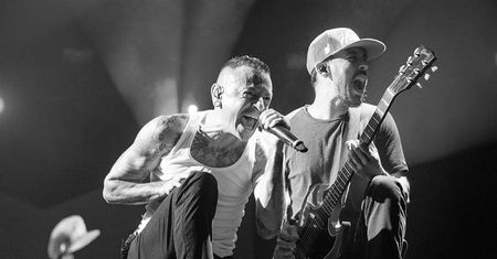Chester Bennington nie żyje. Wokalista Linkin Park popełnił samobójstwo