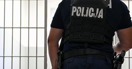 Senator oszukany na 430 tys. zł. Wykorzystano metodę na policjanta
