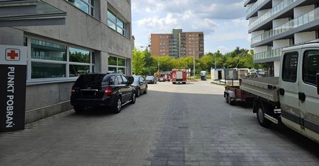 Strażacy znów interweniowali na Czechowie. Wszystko przez alarm pożarowy w biurowcu Chodźki Office
