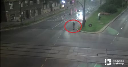 Widział ostatnie chwile przed tragedią. Policja ustaliła tożsamość świadka wypadku na Moście Dębnickim
