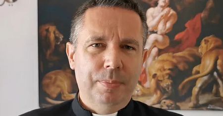 Afera youtuberów. Nawet ksiądz nie mógł milczeć