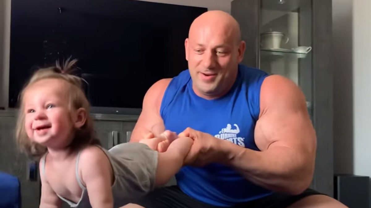 Burneika to pochodzący z Litwy kulturysta, który od lat mieszka w Polsce