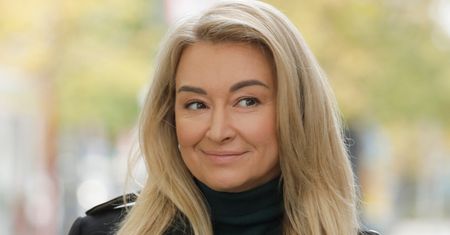Martyna Wojciechowska pokazała się w ciemnych włosach i z grzywką. Internauci nie są zachwyceni (FOTO)