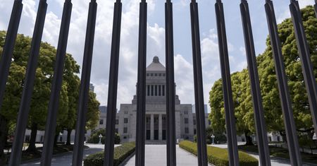 Japonia i Kanada zaostrzają sankcje na Rosję. Cztery banki wykluczone przez Tokio