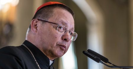 Kard. Ryś dostał SMS-a po śmierci papieża. Opowiedział, co w nim było