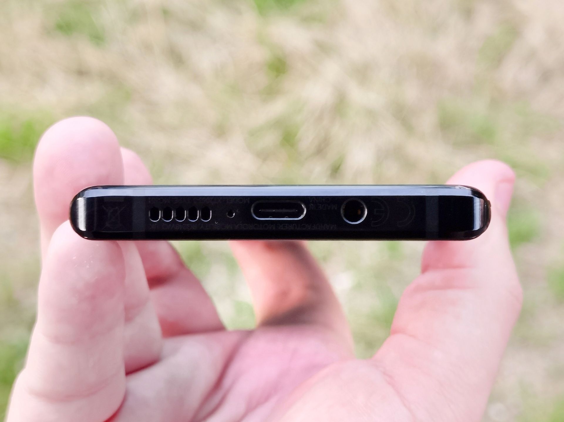 Motorola Edge po kilku miesiącach stała się jednym z najciekawszych smartfonów na rynku 7