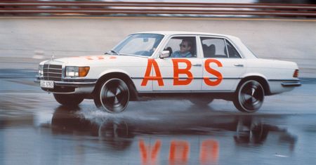 Kto był prawdziwym pionierem systemu ABS? Historia jest dość skomplikowana