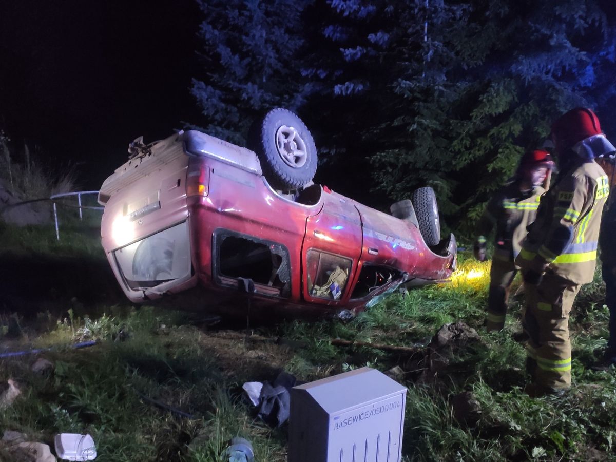 Tragiczny wypadek niedaleko Lęborka. Nie żyje kierowca.
