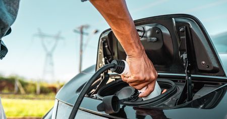 Nie będziemy ładować elektryków. W Europie powstaną stacje wymiany baterii