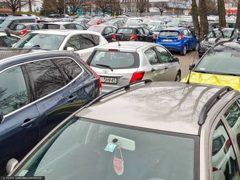 200 zł za dzień. Oto ceny za parking pod szpitalem. "Wolę dokuśtykać"