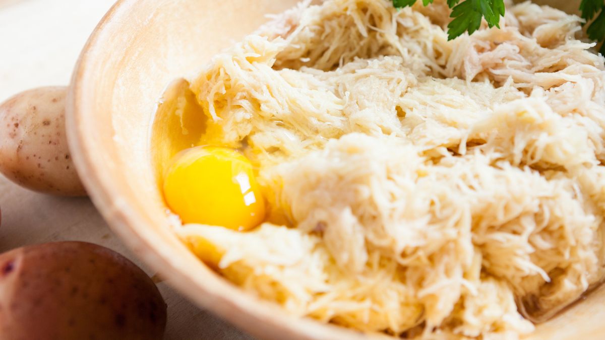 Masa na placki ziemniaczane nie ściemnieje, jeśli zastosujesz pewien trik