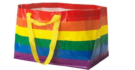 Polska. Tęczowa torba znów w IKEA. Cały dochód pójdzie na szlachetny cel