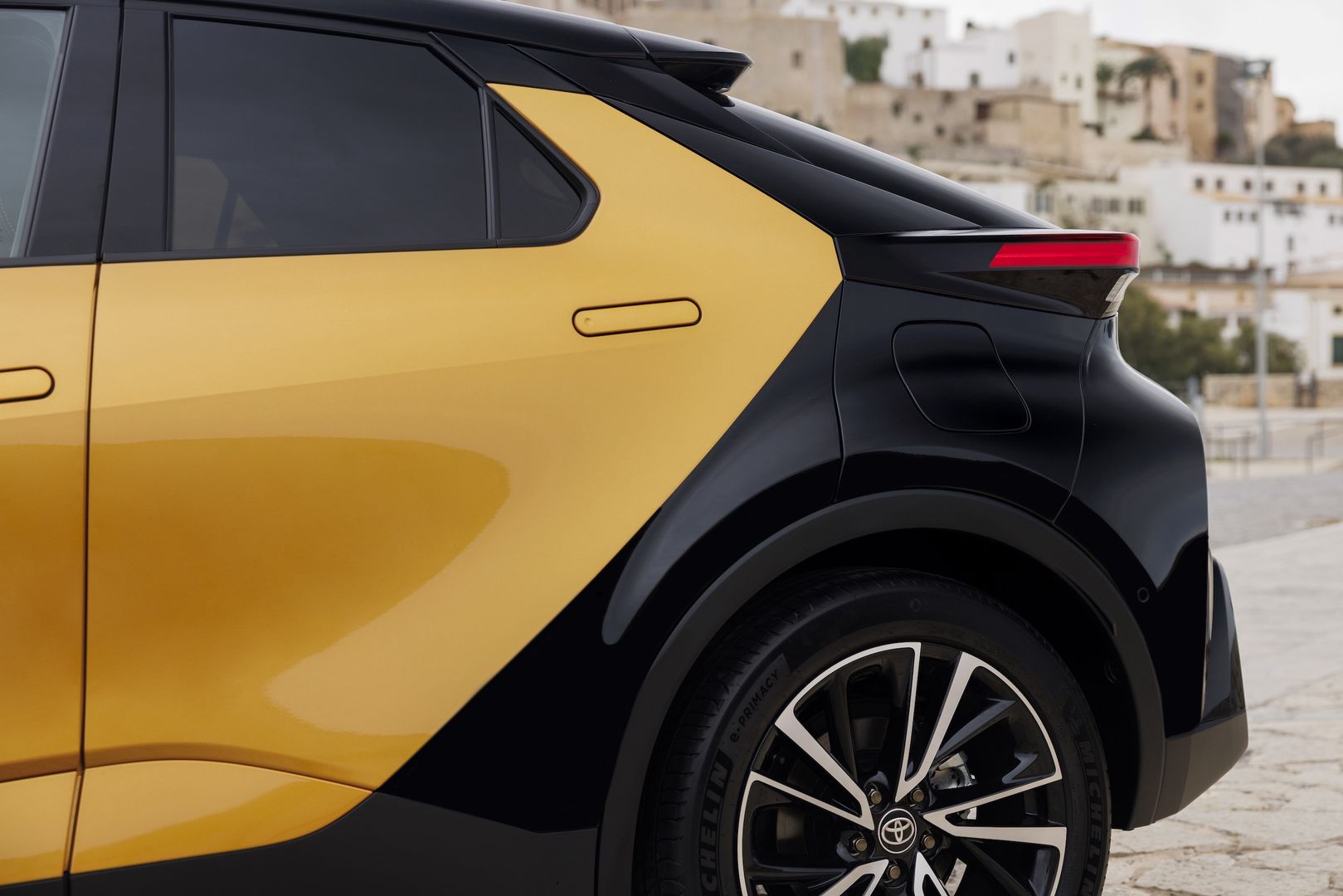 Toyota C-HR (2024)