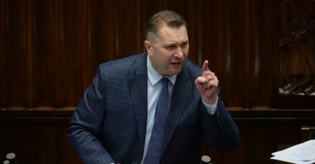 Złota wieś Przemysława Czarnka. Szkoła dostała 15 mln zł, kieruje nią szwagier ministra