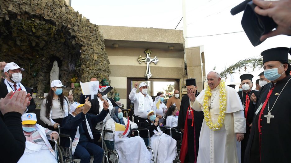 Papież Franciszek przyleciał do Iraku. Zapewnił, że "religia musi służyć sprawie pokoju"