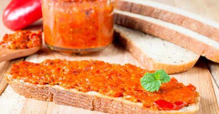 Nie tylko ajvar. Lutenica to nowa gwiazda przetworów lepsza nawet od ketchupu