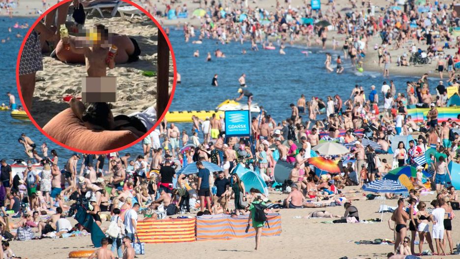 Nagie dziecko nad Bałtykiem