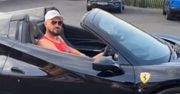 Ale emerytura! Gwiazdor jeździ autem wartym fortunę