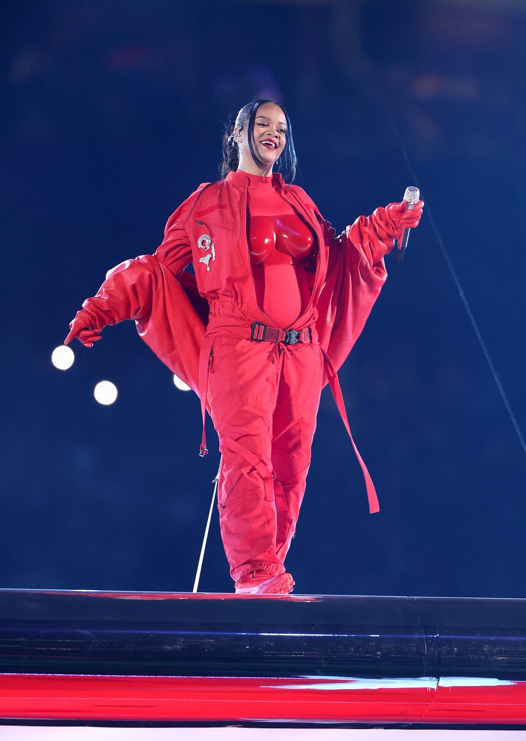 Rihanna wystąpiła podczas finału Super Bowl. Potwierdziła też, że spodziewa się drugiego dziecka