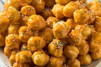 We Włoszech w grudniu panuje ten deser. Te słodkie kuleczki sprawdzą się również na twojej Wigilii