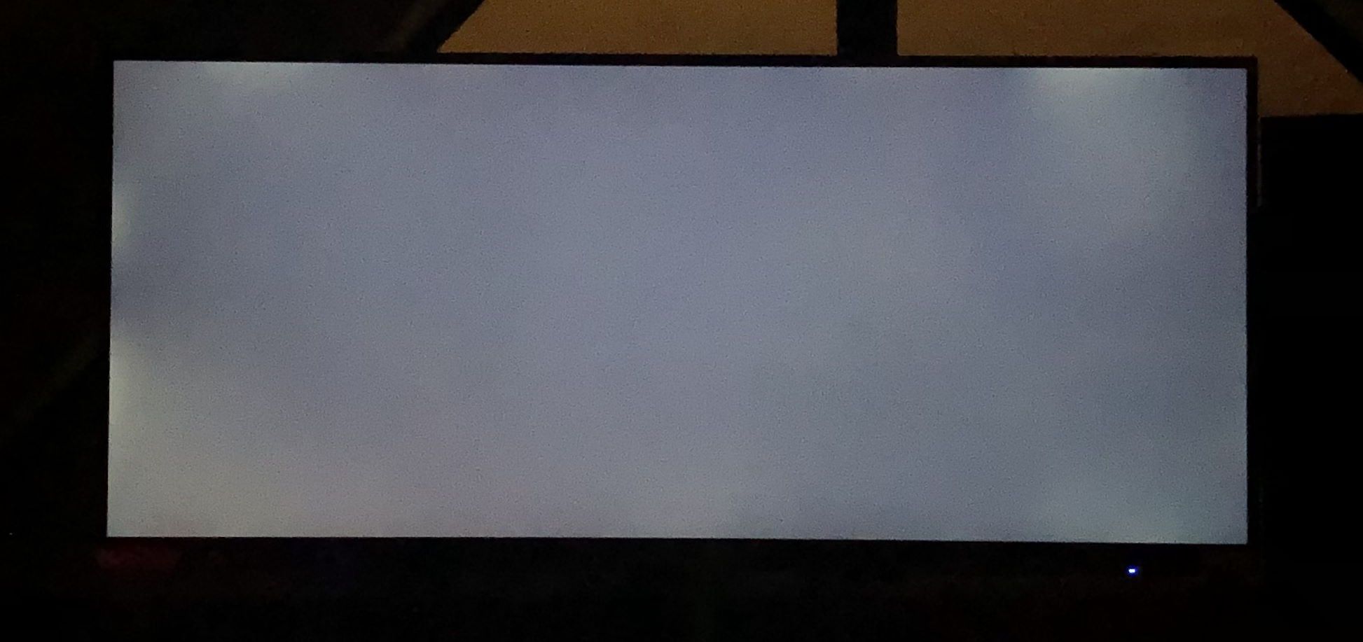 iiyama Red Eagle G-Master GB3461WQSU - efekt IPS Glow i wyciekania podświetlenia