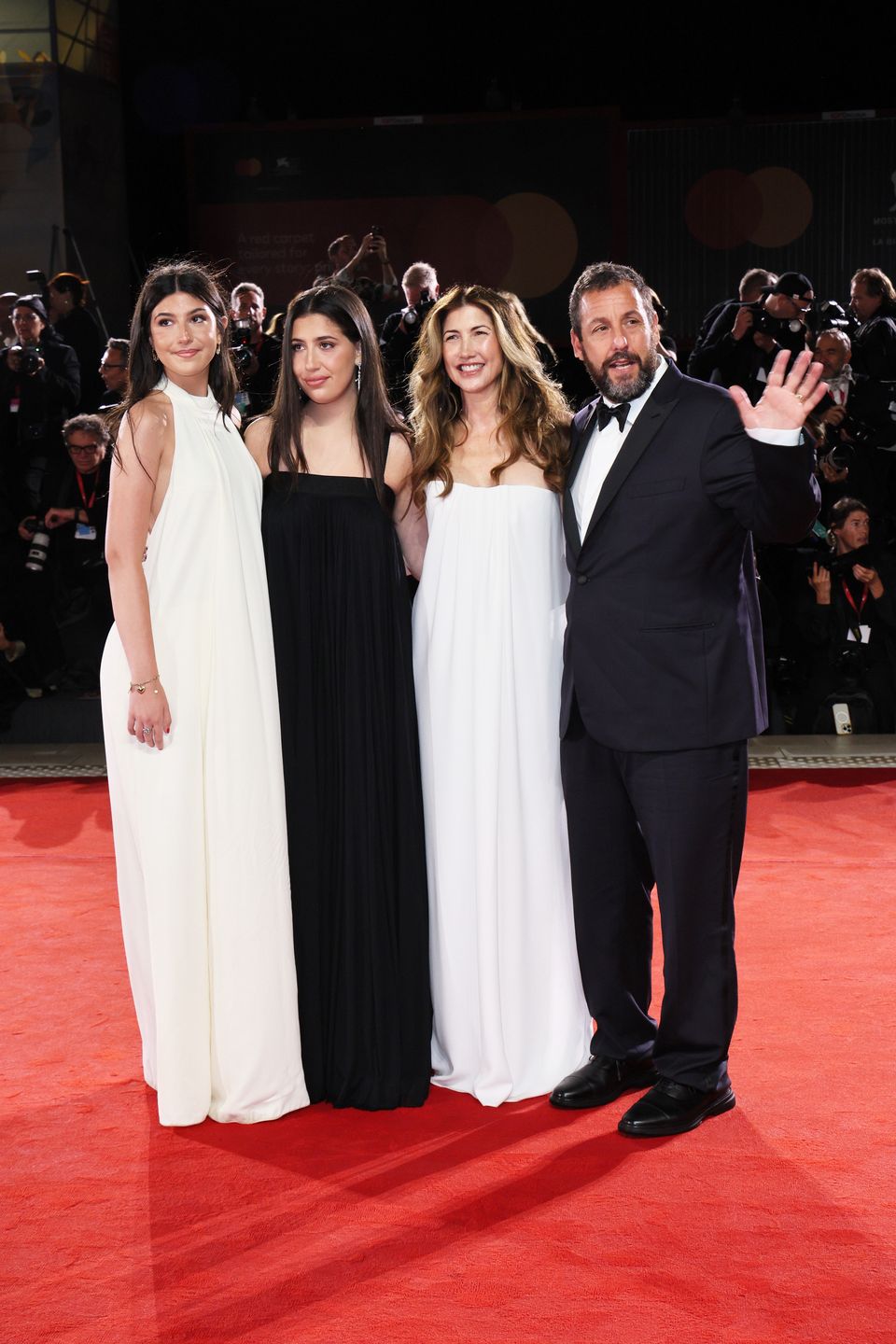 Adam Sandler z żoną Jackie i córkami Sunny i Sadie