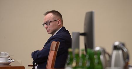 Komisja przegłosowała. Chcą ukarania byłego wiceministra za odpowiedź