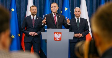 "Karol w natarciu" i cicha "umowa" z Dudą. Oto tajemnica wet Nawrockiego