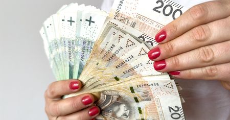 Kazali jej iść do banku w innym mieście. Straciła prawie 100 tys. zł
