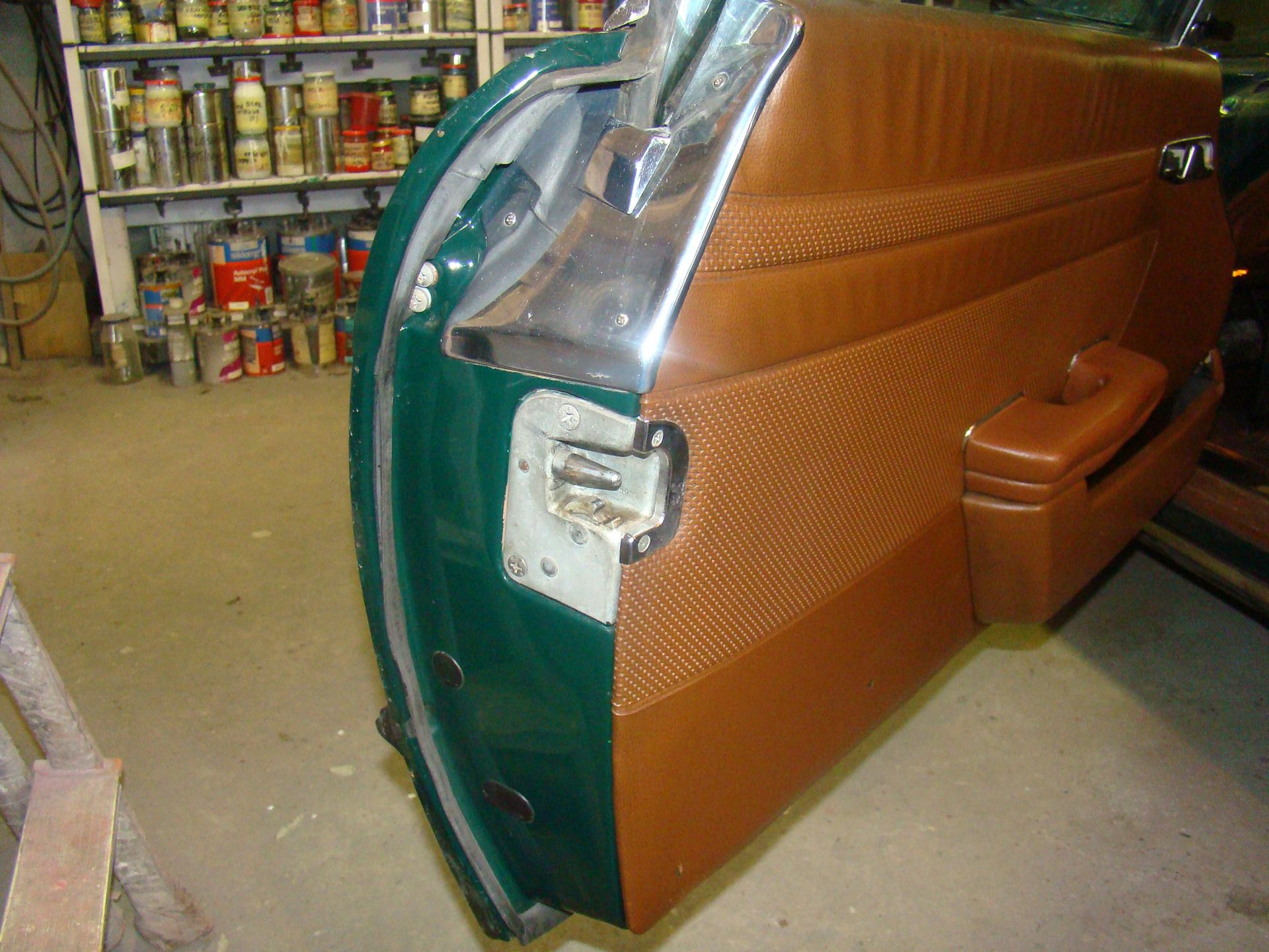 Mercedes 450 SL (R107) - rozbrajanie drzwi 3