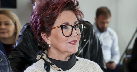 Włożyła najmodniejsze spodnie. Buty były "wisienką na torcie"