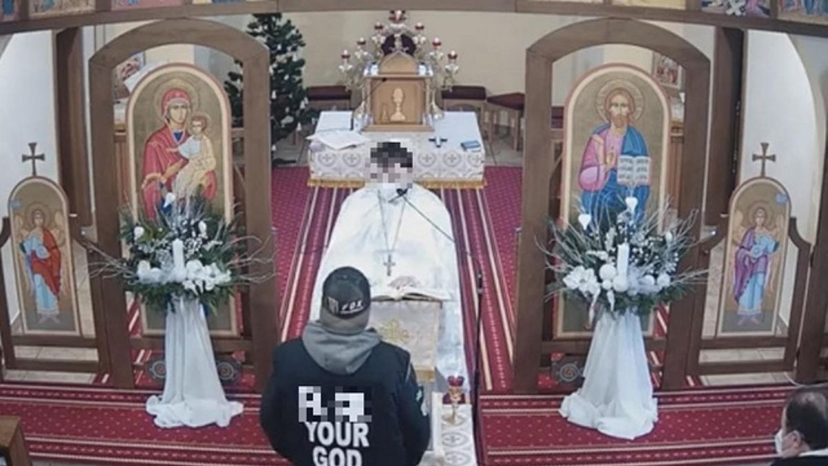 26-letni ksiądz został zaatakowany podczas mszy w cerkwi greckokatolickiej w Bardejowie na Słowacji. 