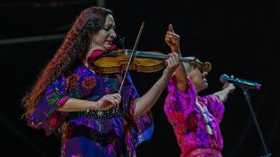 Zakopane: Romsko-żydowskie rytmy rozgrzały miasto. Barbora Botošova Band i Agata Siemaszko na scenie festiwalowej