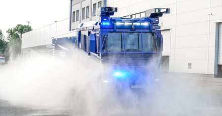 Scania P450 Tajfun. Armatka wodna, której użyto na polsko-białoruskiej granicy