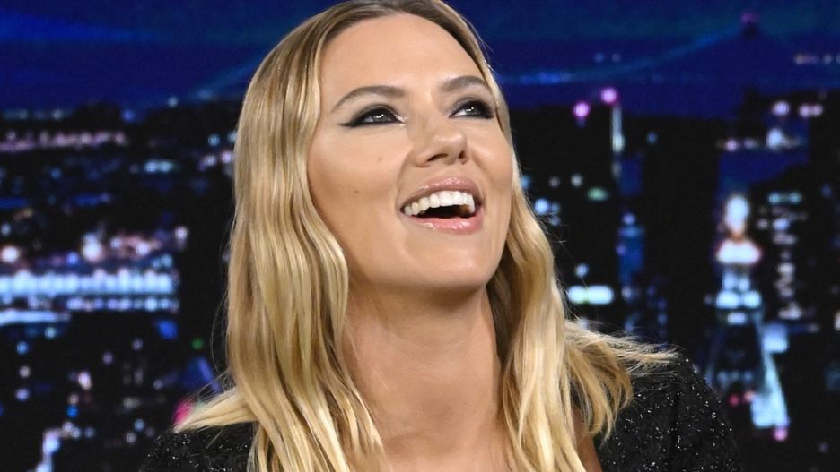 Scarlett Johansson postawiła na modny kolor sezonu 