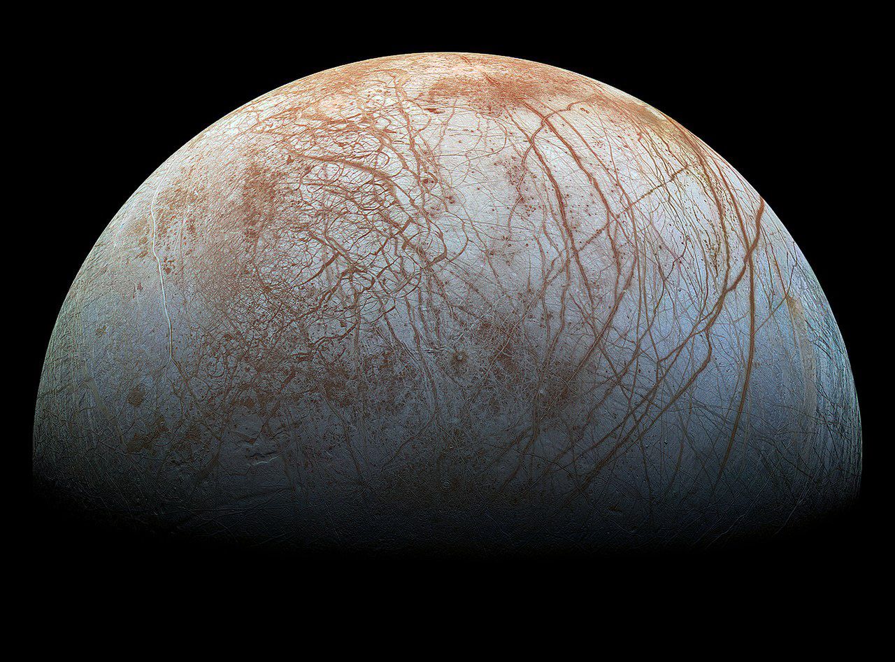 NASA: Pierwsze takie zdjęcia księżyca Jowisza. Europa na niezwykle szczegółowym zbliżeniu