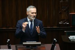 Resorty ze "spaloną ziemią". Wałęsa przestrzega Tuska