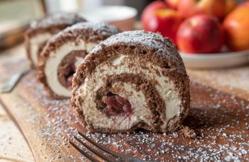 Rolada z zeszytu cioci. Pyszny krem po prostu rozpływa się w ustach