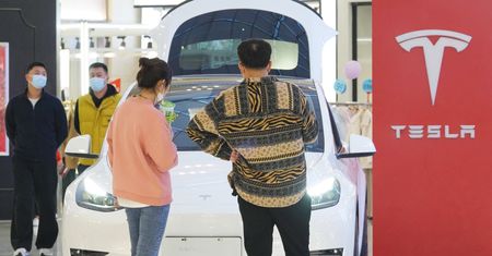 Tesla pomoże chińskiej policji. Włączy się w dochodzenie w sprawie wypadku