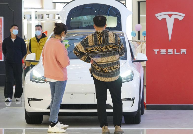 Tesla pomoże chińskiej policji. Włączy się w dochodzenie w sprawie wypadku
