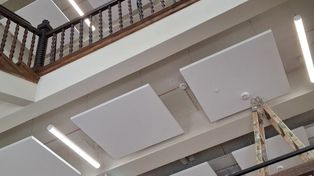 Uniwersytet SWPS zaprasza do swojej nowej siedziby w odremontowanym gmachu dawnego seminarium. Jest tu taras na dachu z widokiem na Kraków