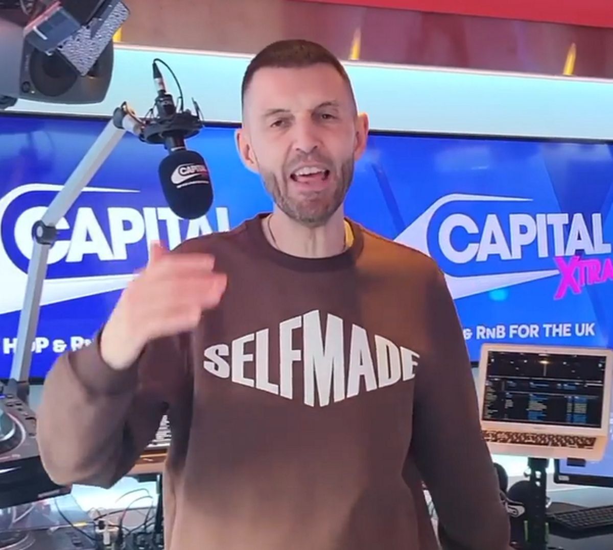 Tim Westwood zaprzecza, jakoby kogokolwiek zmuszał do seksu