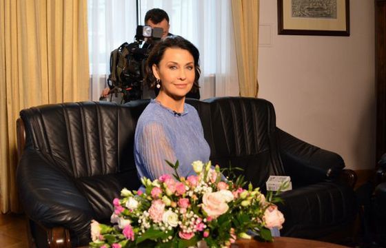 Anna Popek poprowadzi „Przewodnik dyplomatyczny” w TVP3 Warszawa