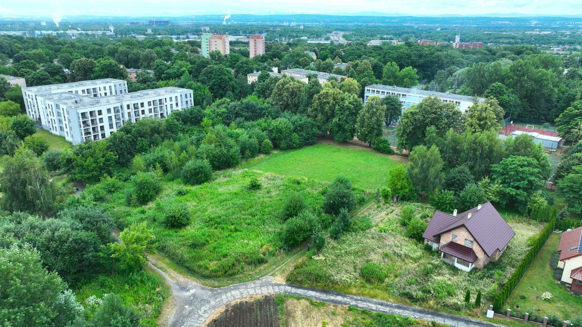 W tym miejscu mają powstać dwa bloki komunalne