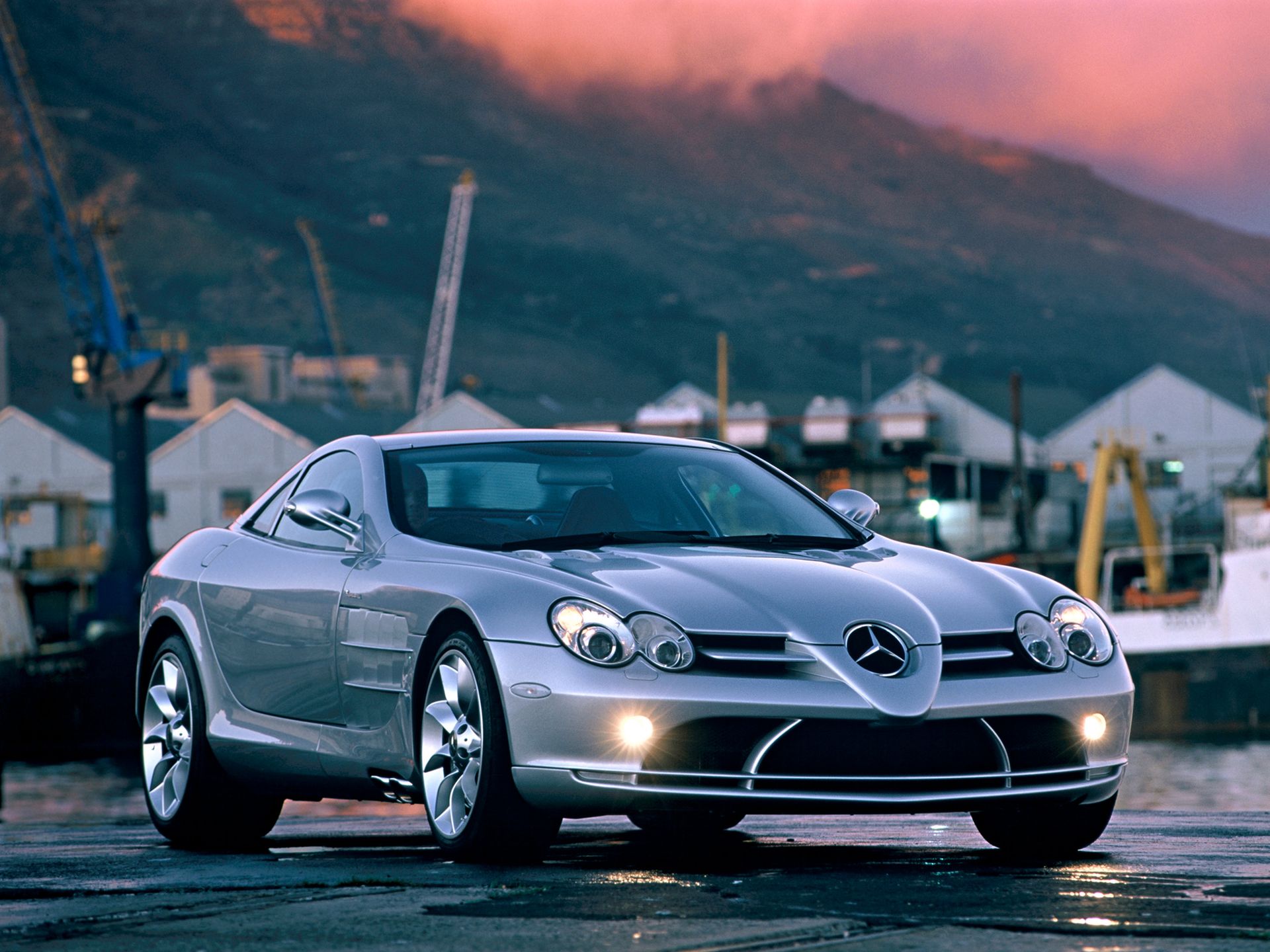 Pokolenie wcześniej: Mercedes-Benz SLR McLaren 22