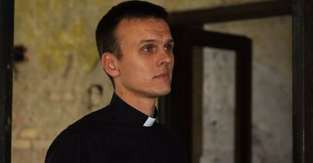 "Ksiądz z osiedla" ocenił żarty z Jana Pawła II. Wierzy w cuda papieża