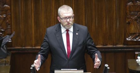 Nieoczekiwany dopisek Brauna. "Systematycznie okradany"